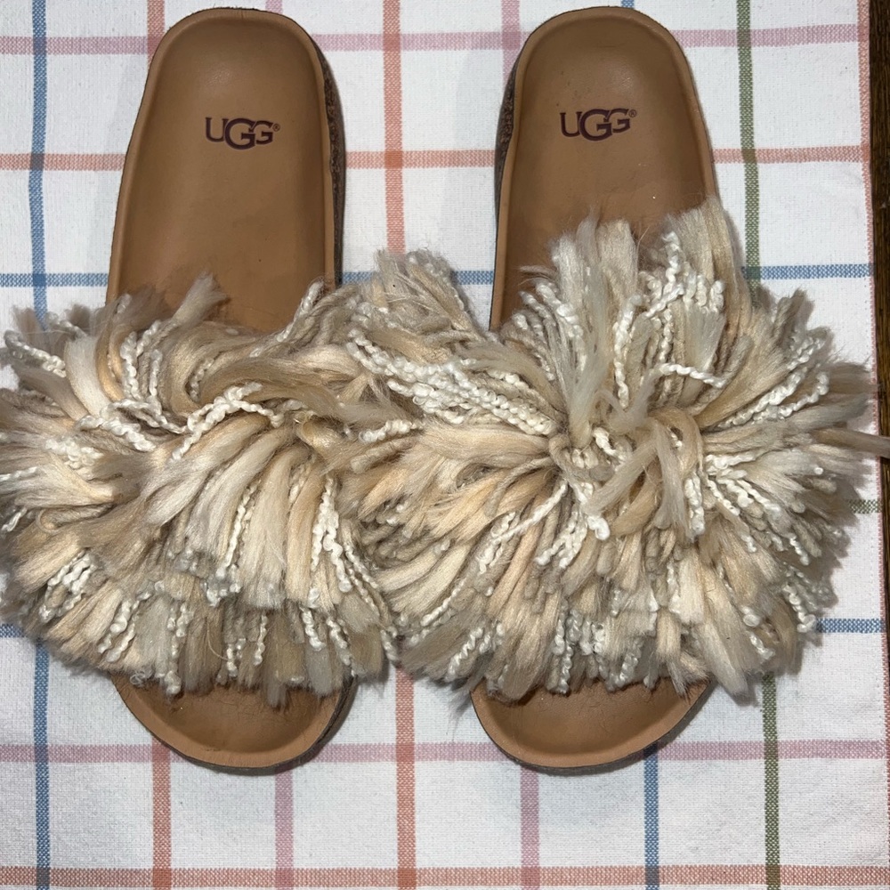 Ugg Yarn Slides Size 8